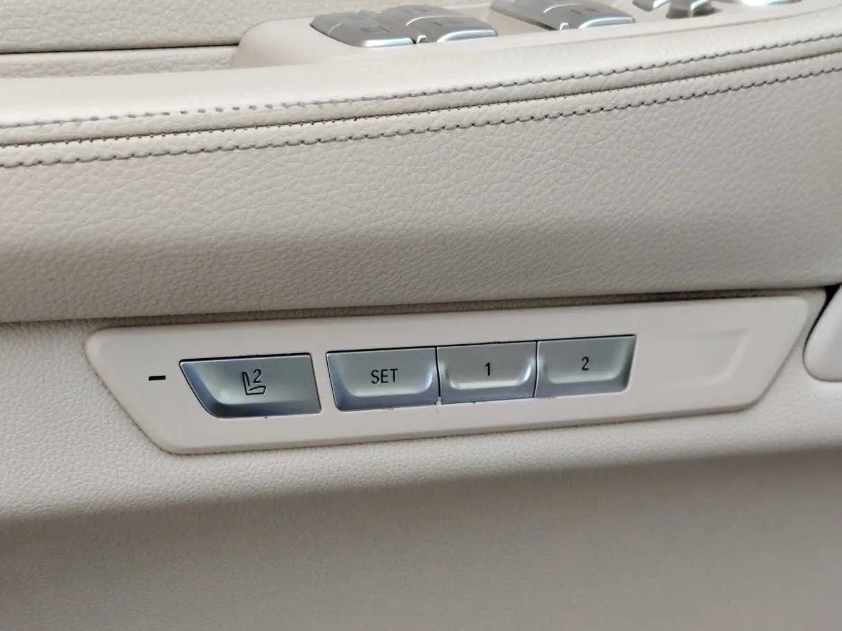 Car image 46
