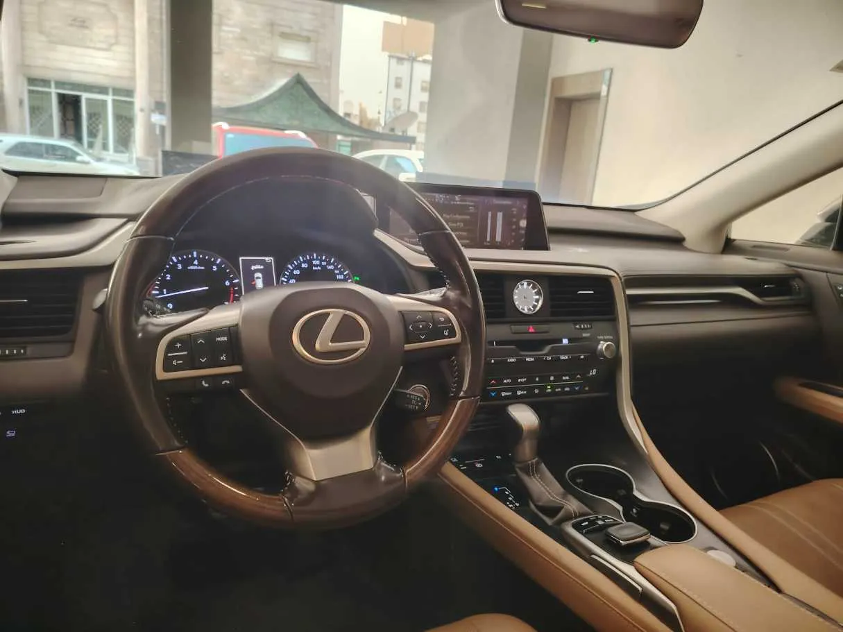 Car image 29
