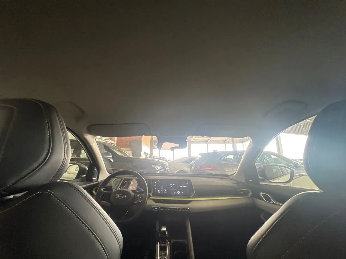 Car image 17