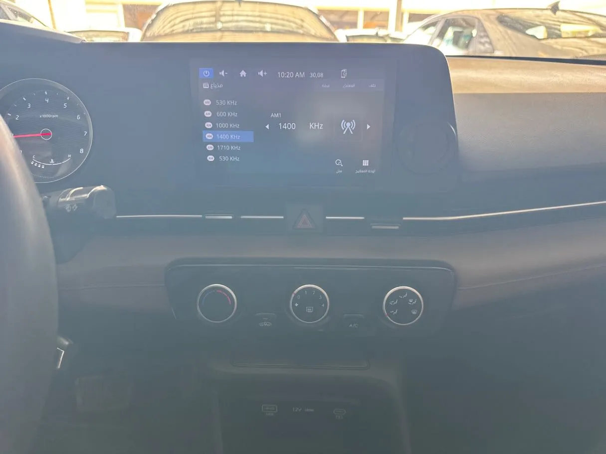 Car image 12