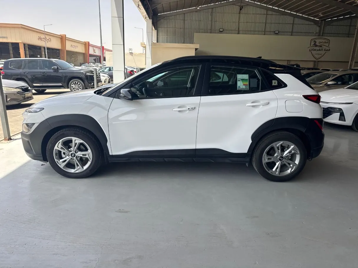 Car image 7