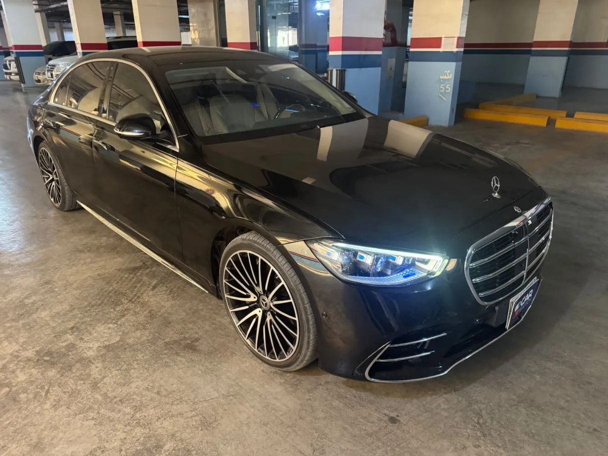 Car image 3
