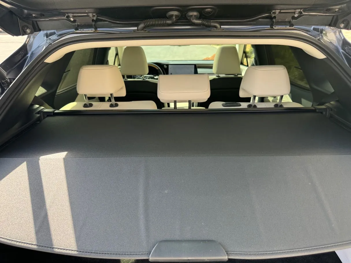 Car image 23