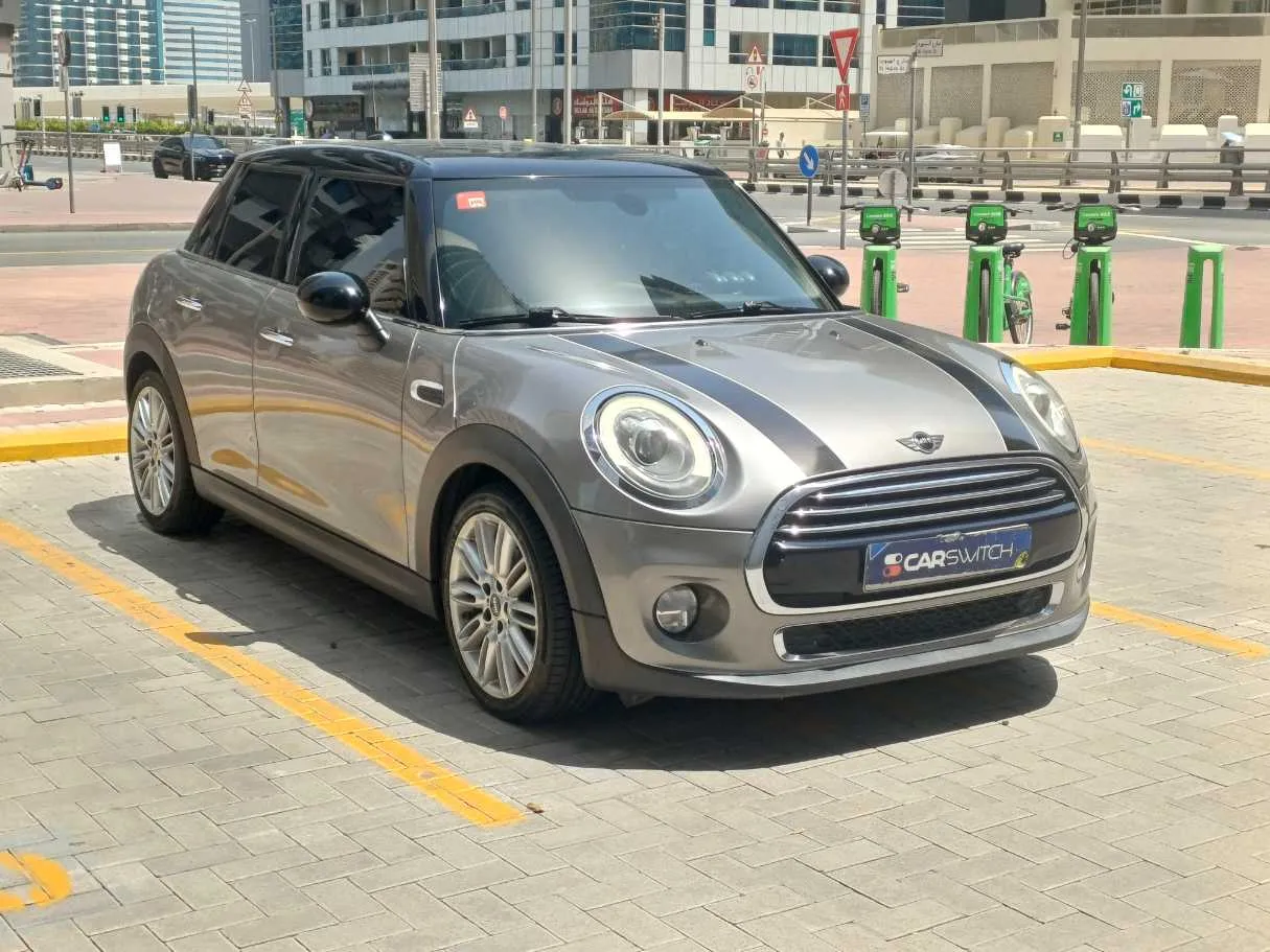 Car image 3