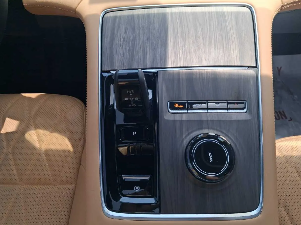Car image 20