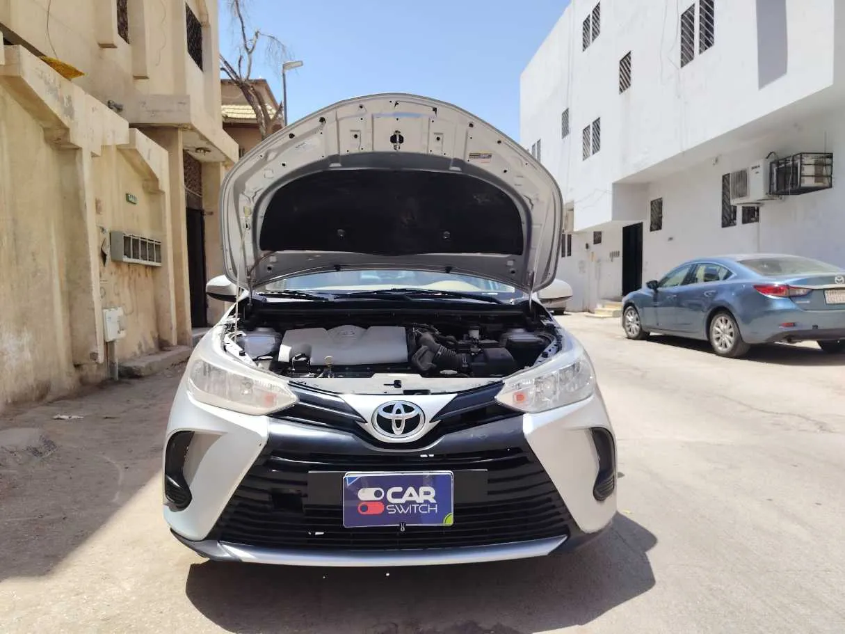 Car image 26