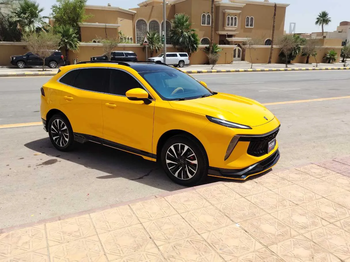 Car image 3