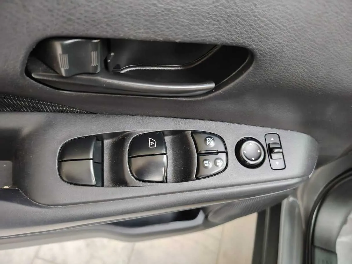 Car image 45
