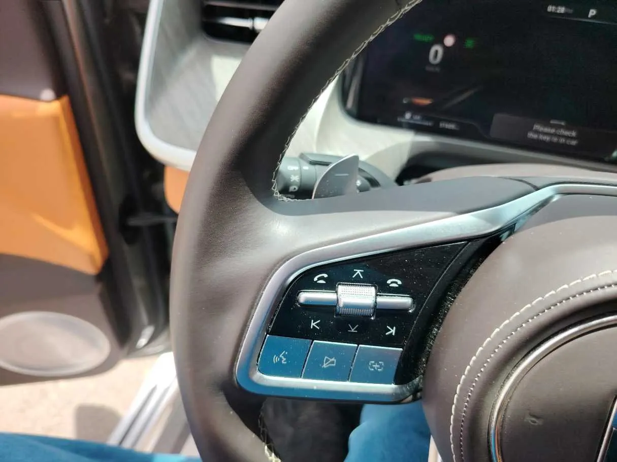 Car image 43