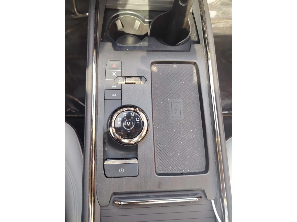 Car image 20