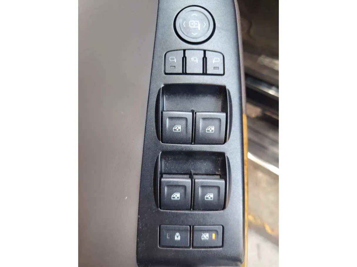 Car image 29
