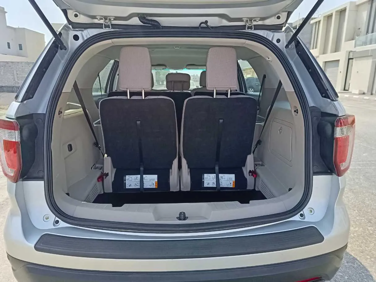 Car image 28
