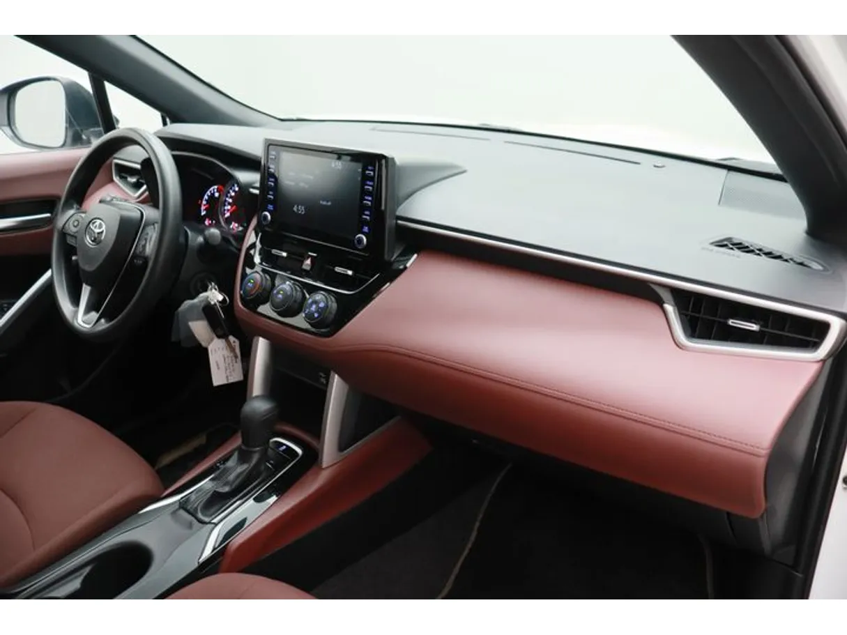 Car image 10