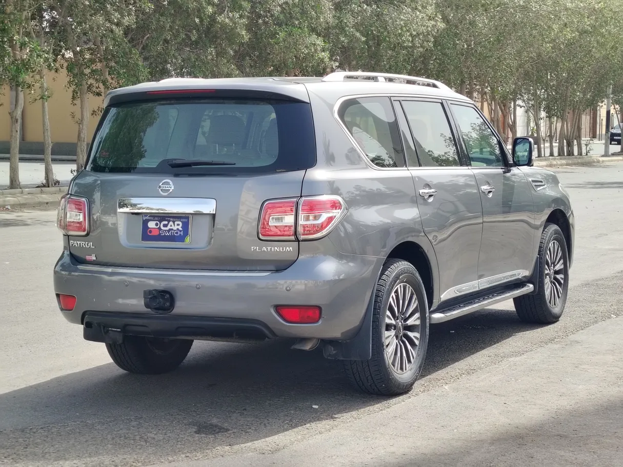 Car image 5