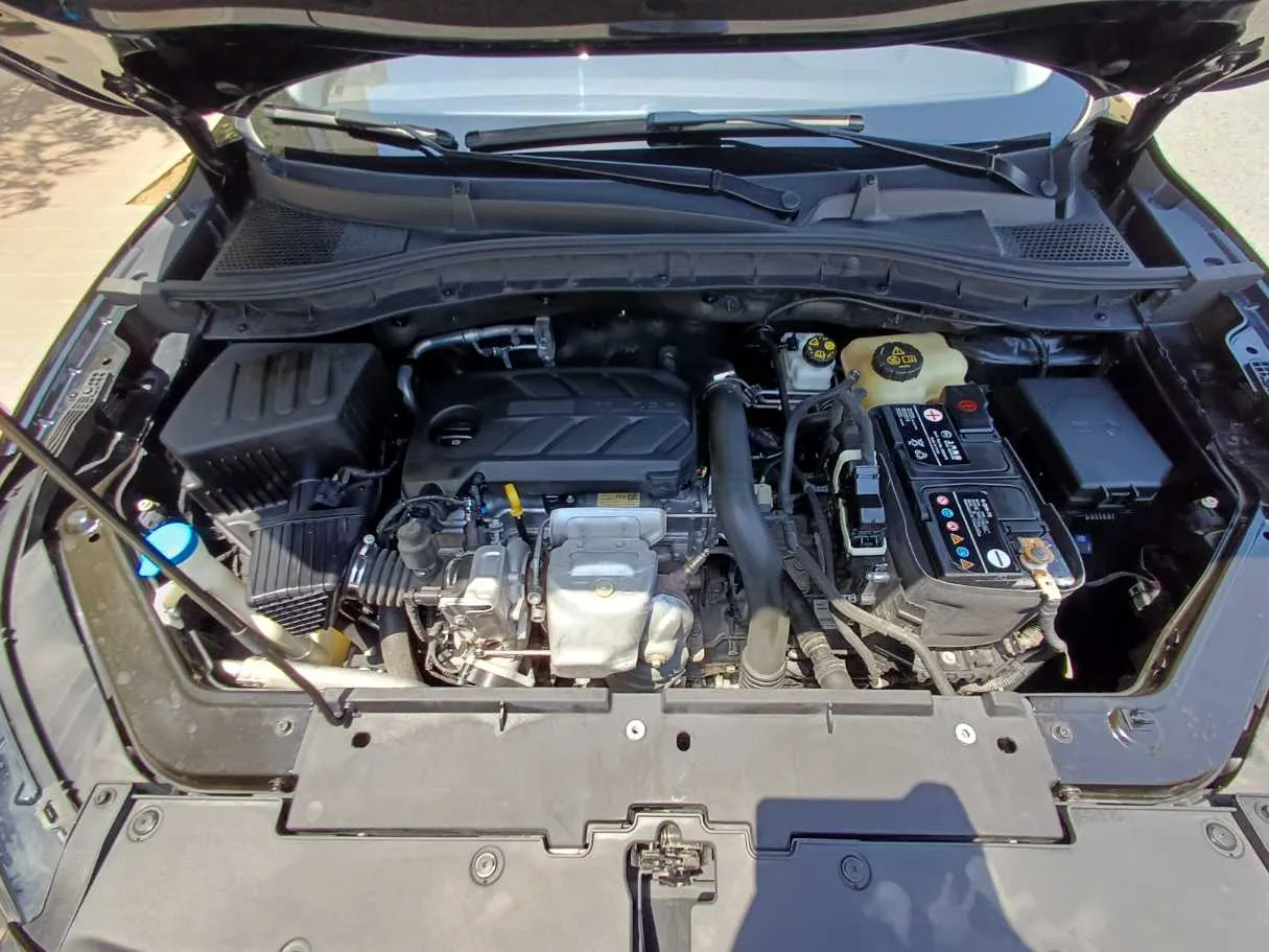 Car image 21