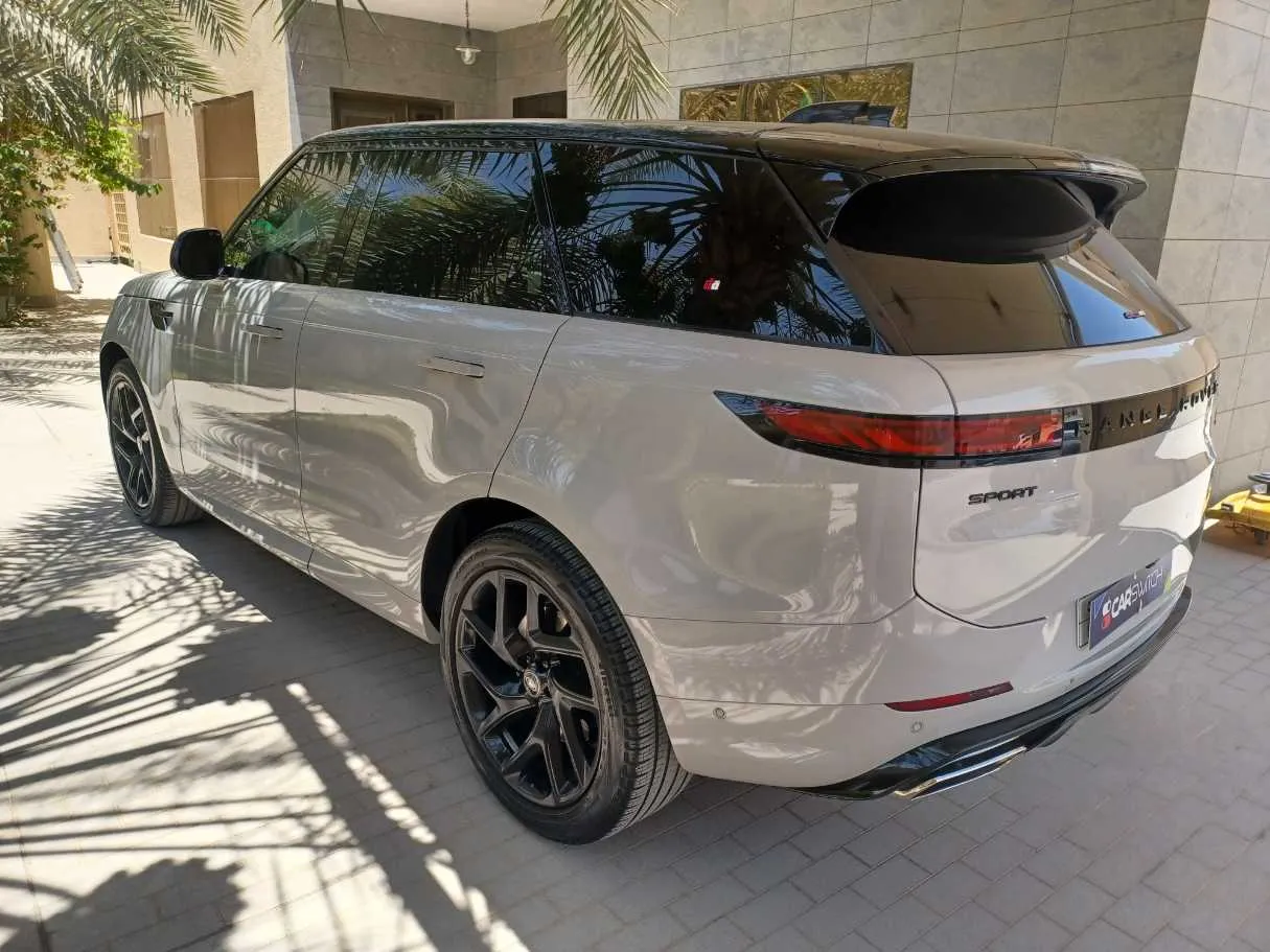Car image 7