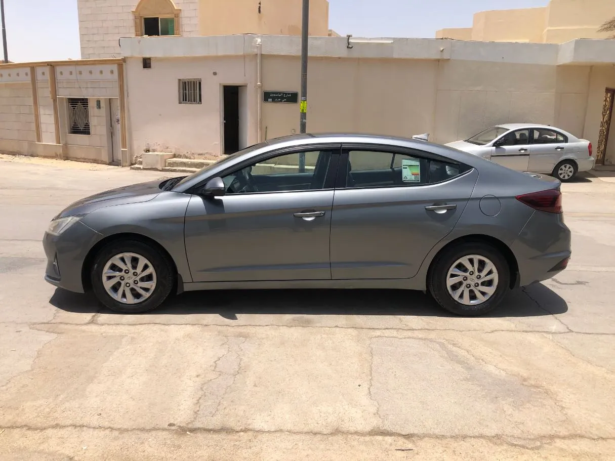 Car image 8