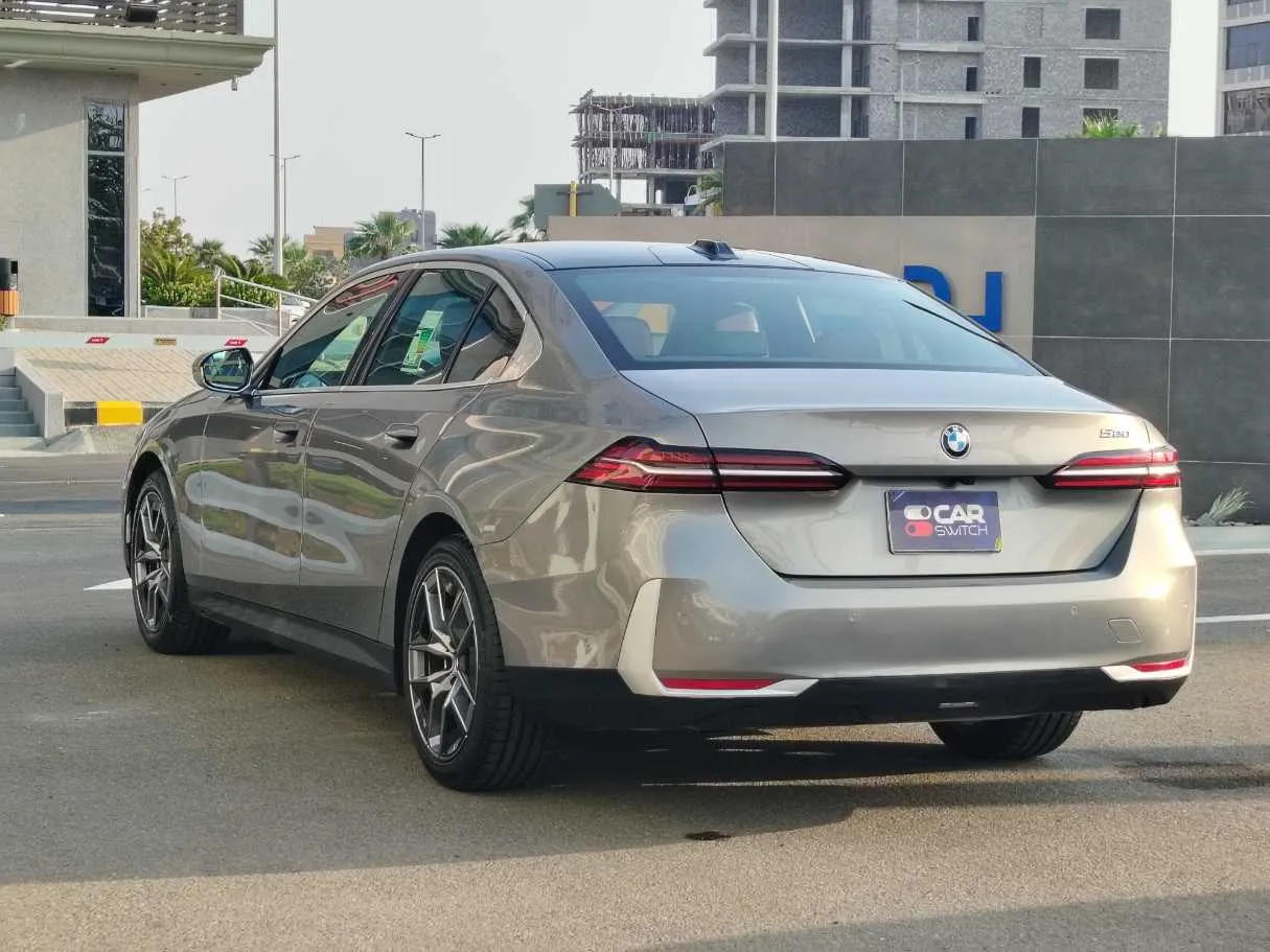 Car image 7