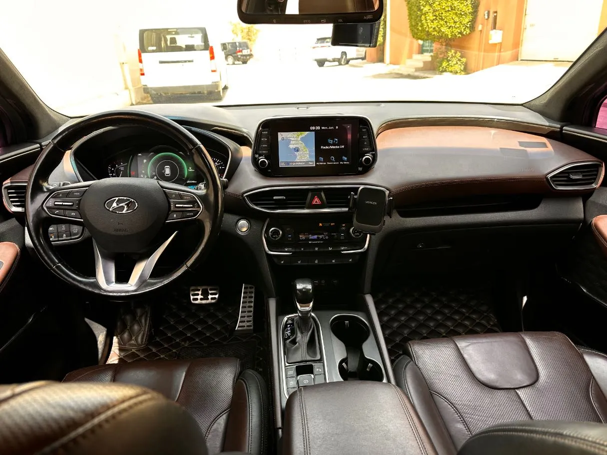 Car image 17