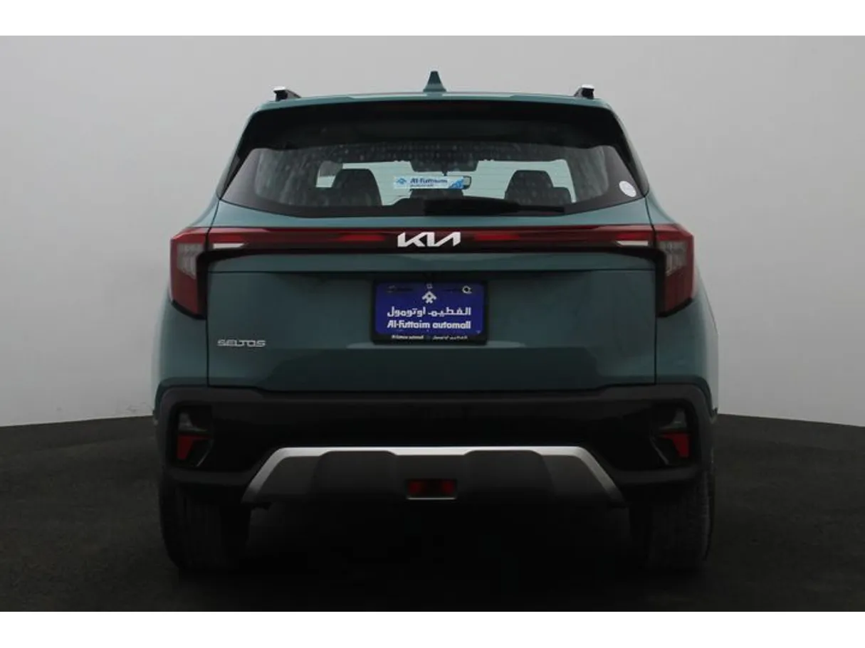 Car image 12