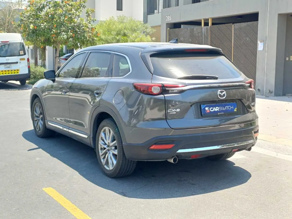 Car image 5