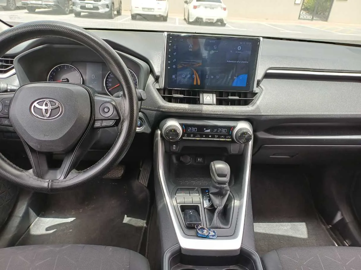 Car image 16