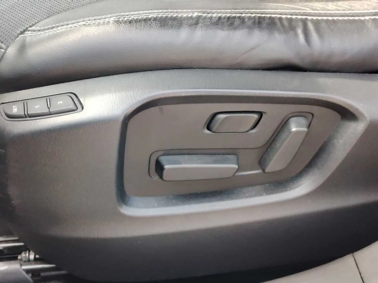 Car image 31