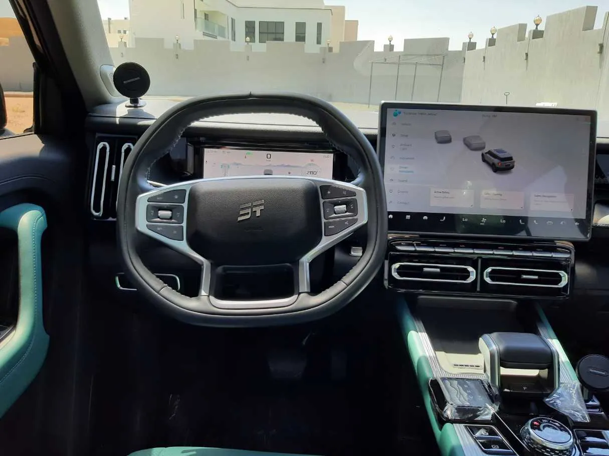 Car image 14