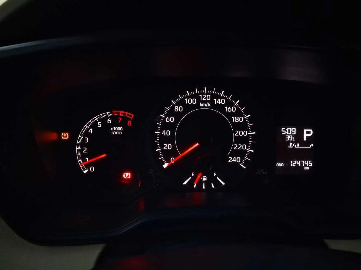 Car image 19