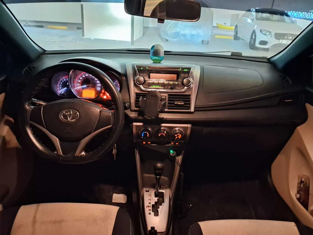 Car image 11