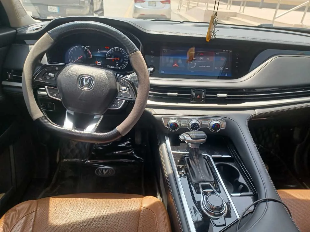Car image 16