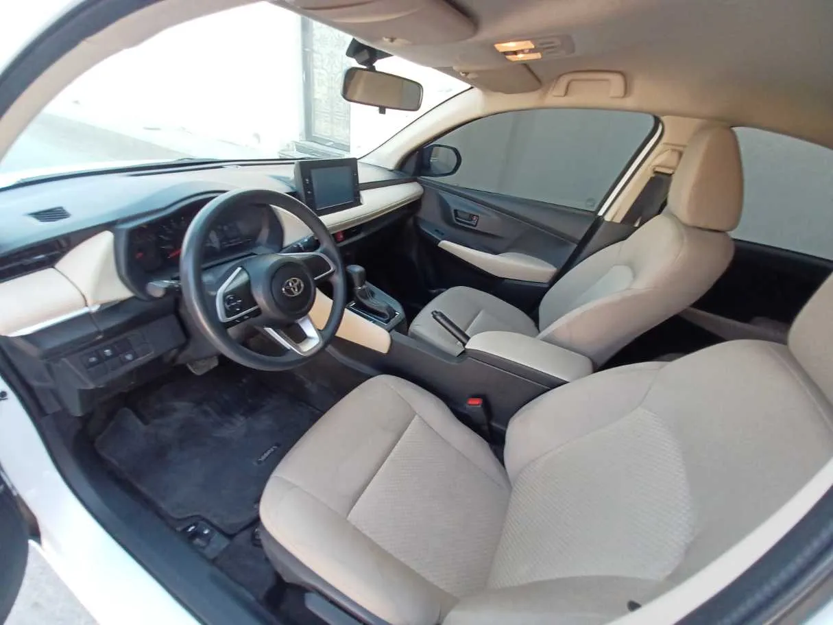 Car image 10