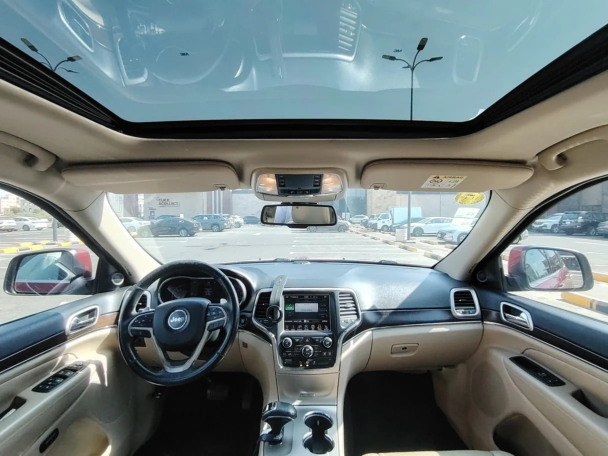 Car image 17