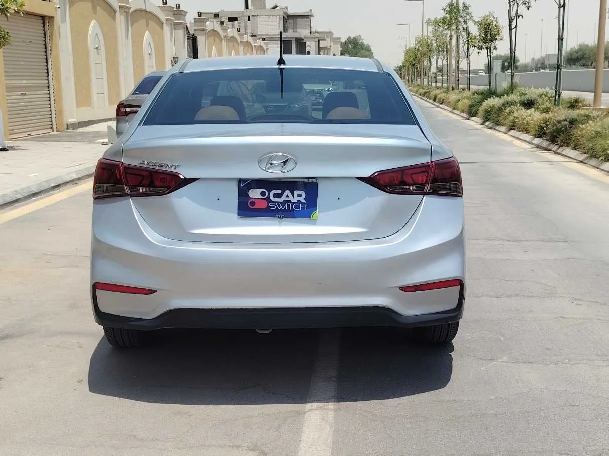 Car image 6