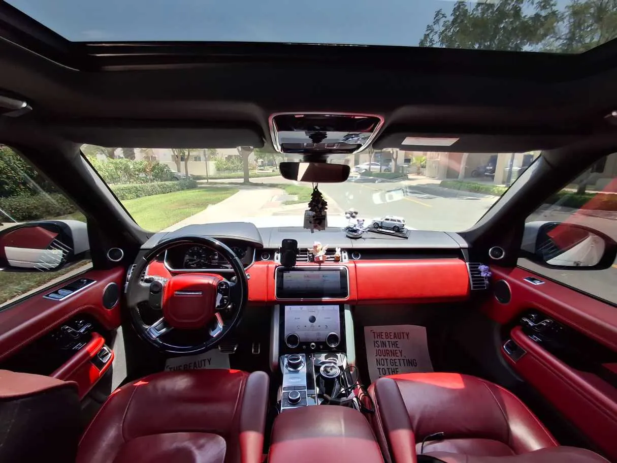 Car image 17