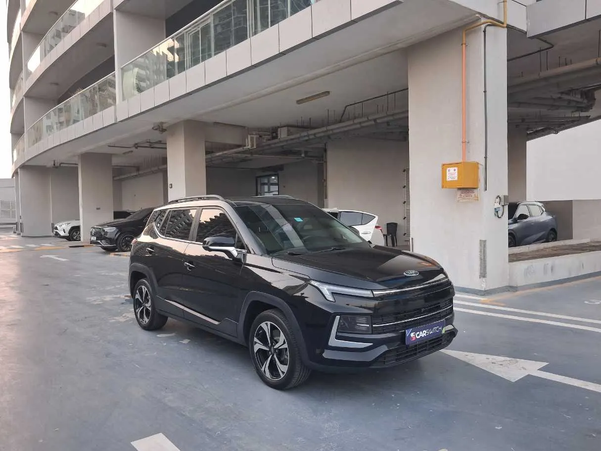 Car image 3