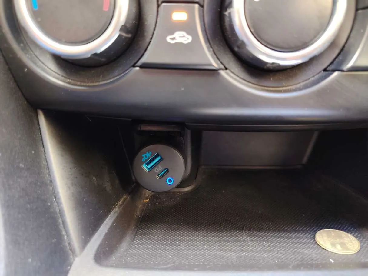 Car image 26