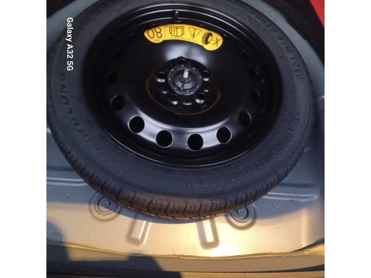 Car image 27