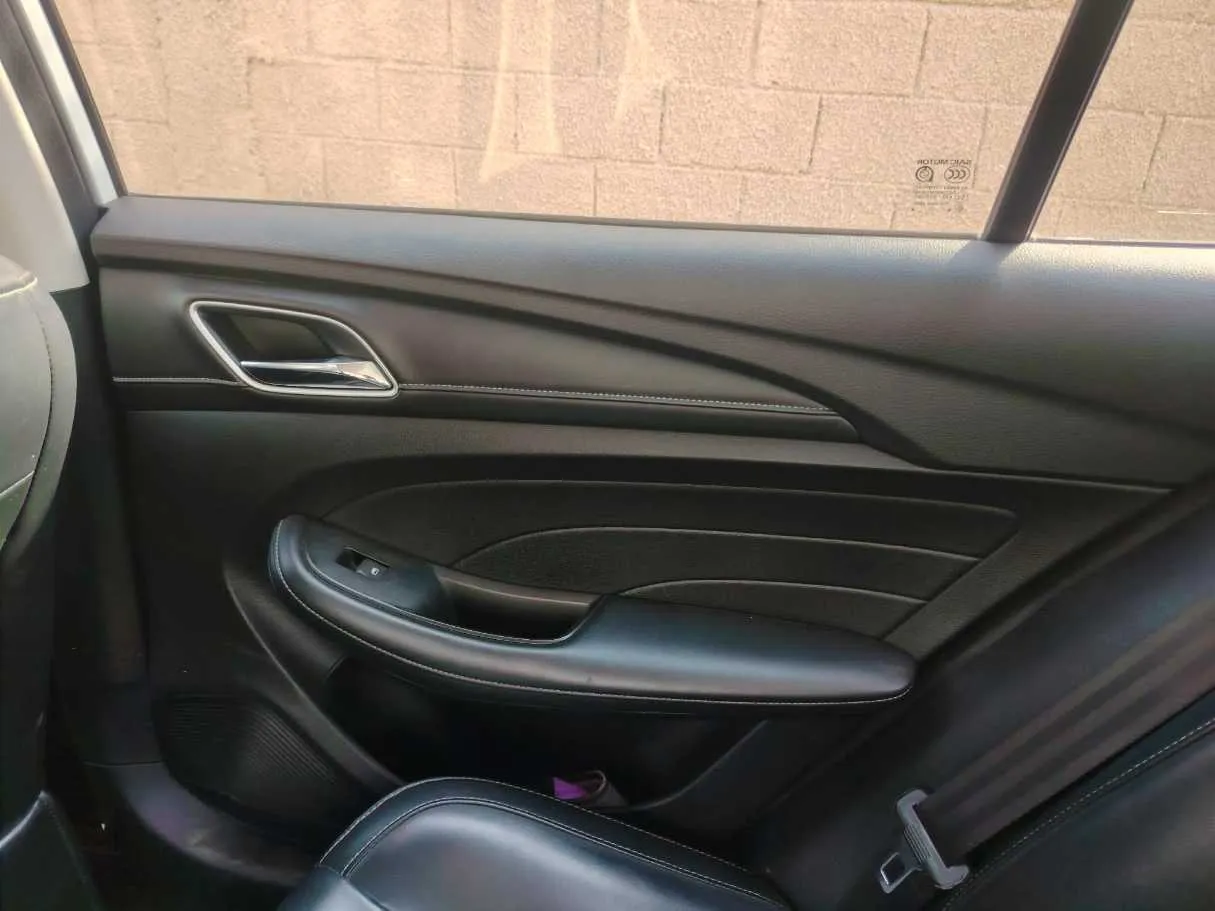 Car image 33