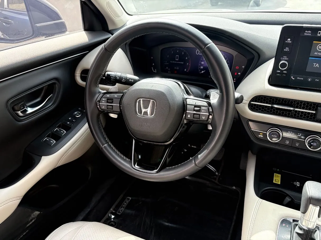 Car image 21