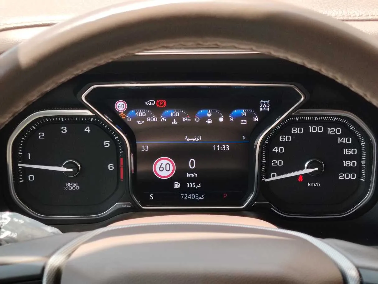 Car image 25