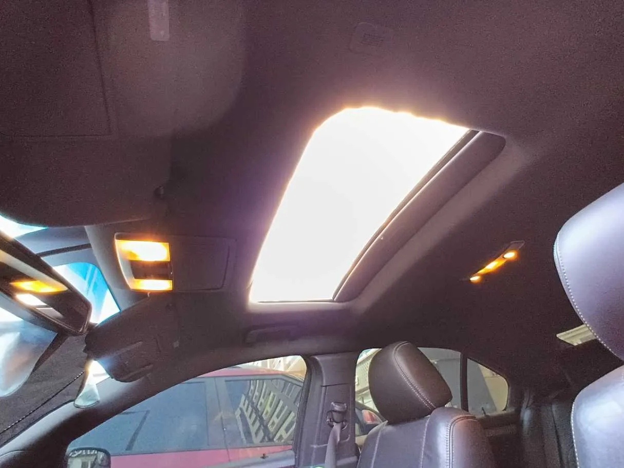 Car image 20