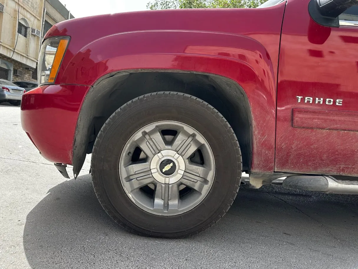 Car image 9