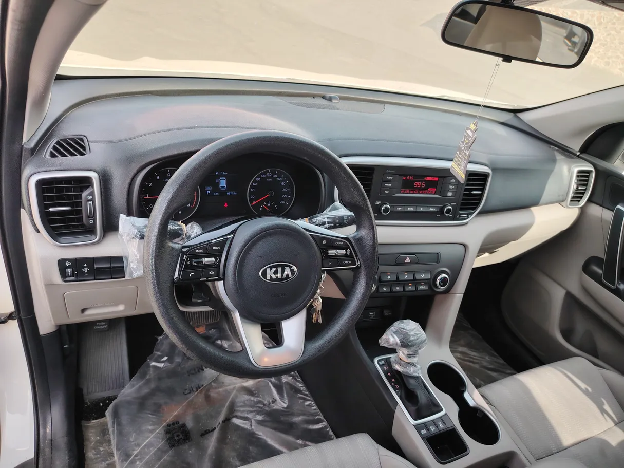 Car image 13