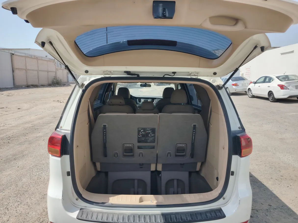 Car image 23