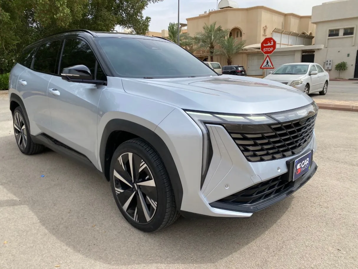 Car image 3