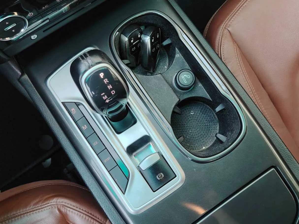 Car image 21