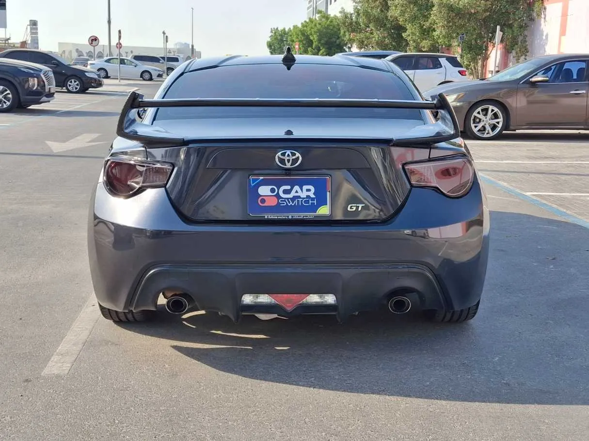 Car image 6