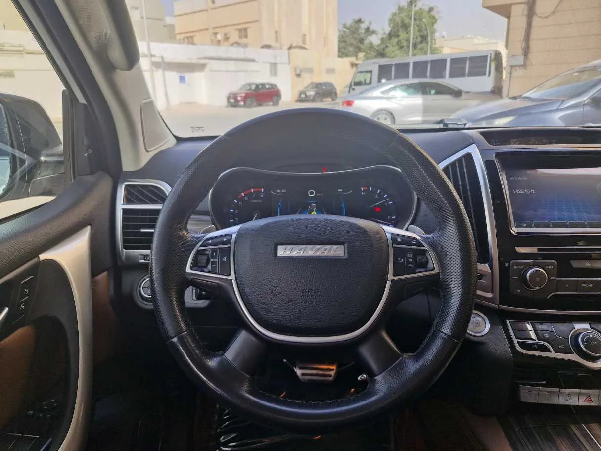 Car image 19