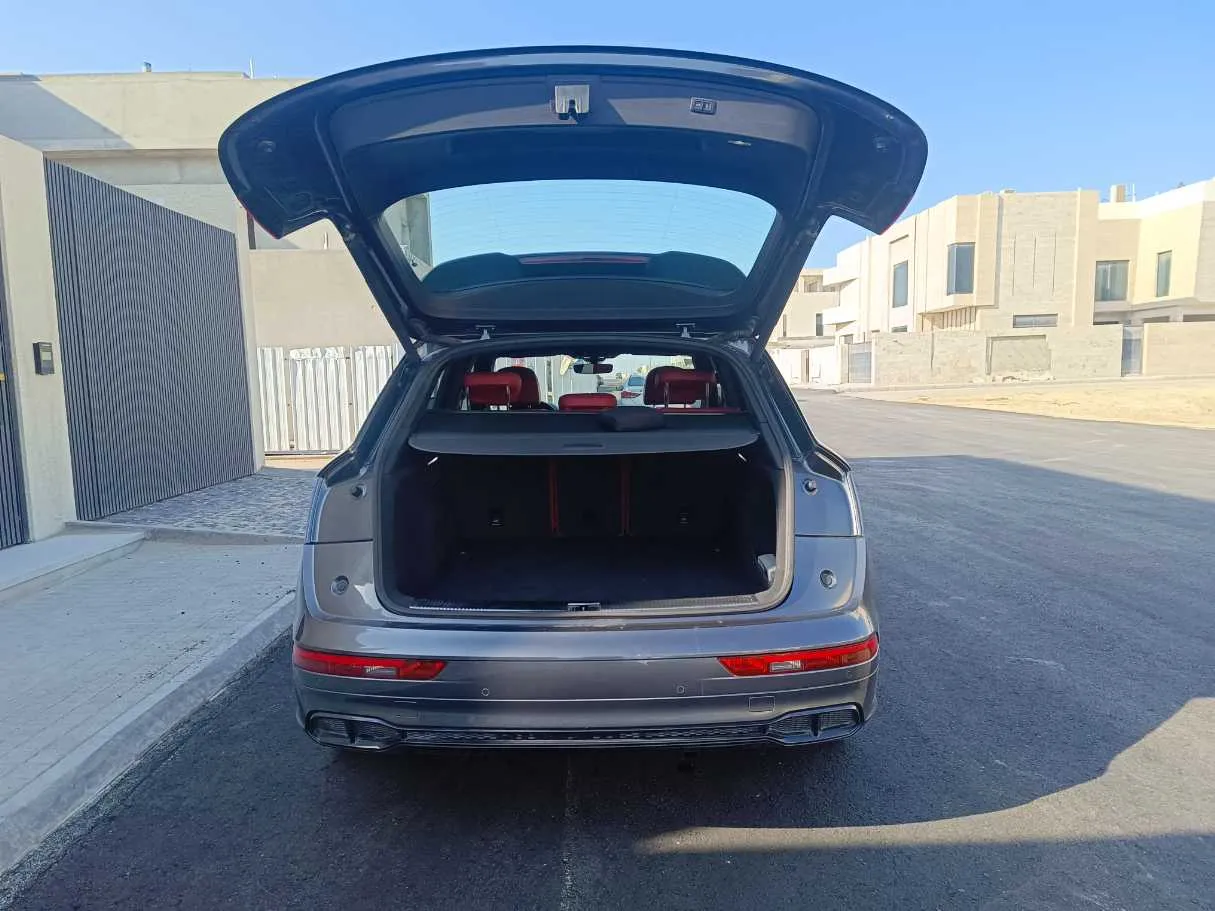 Car image 27